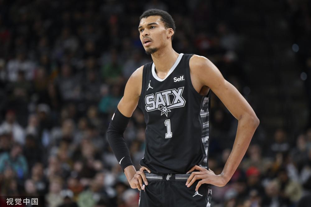 展现他与生 展现他与生